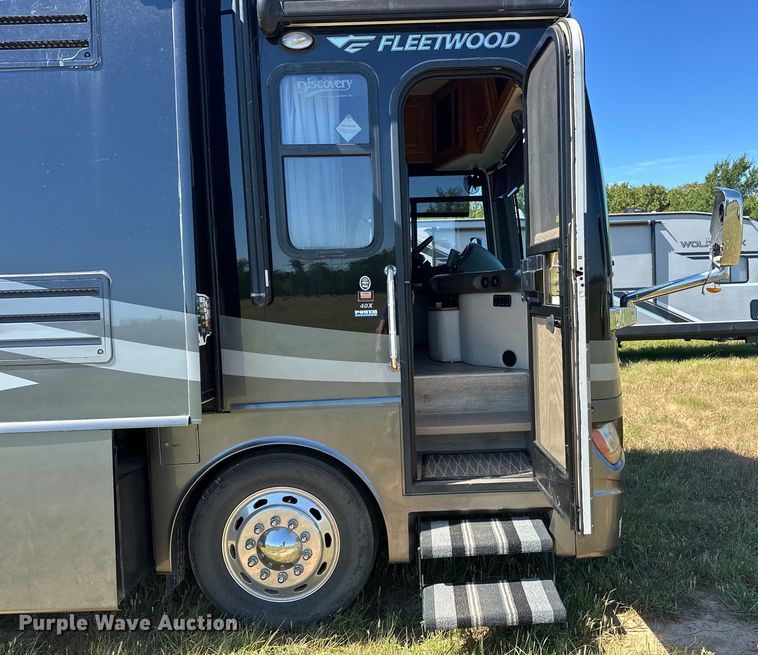 image for item EJ4387 2007 Fleetwood Discovery  RV