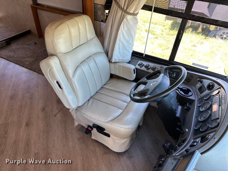 image for item EJ4387 2007 Fleetwood Discovery  RV