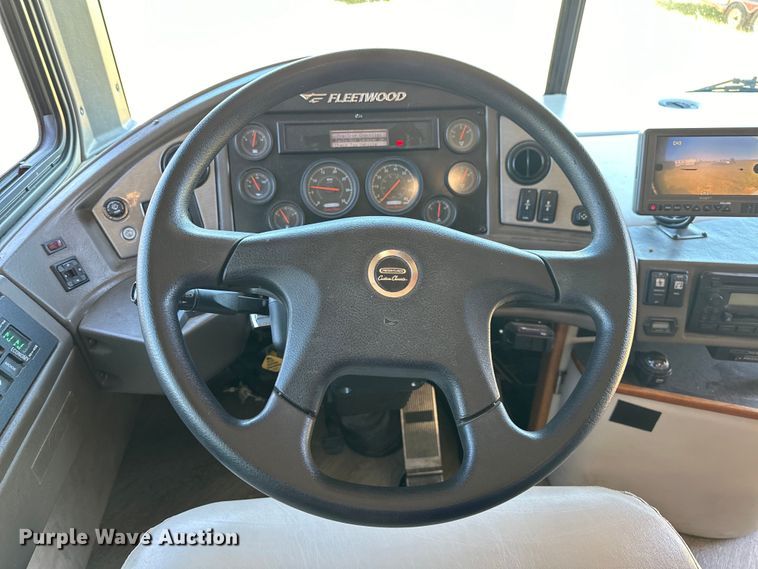 image for item EJ4387 2007 Fleetwood Discovery  RV