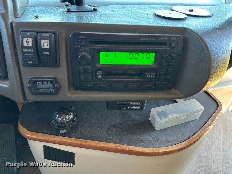 image for item EJ4387 2007 Fleetwood Discovery  RV