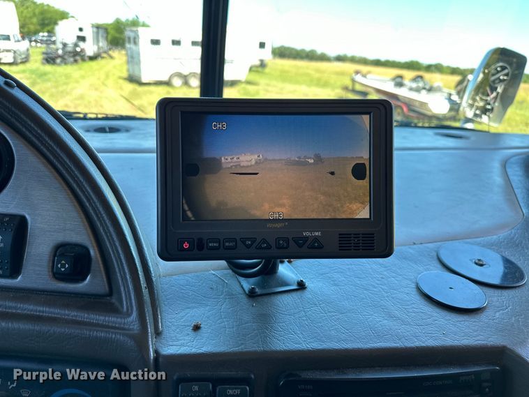 image for item EJ4387 2007 Fleetwood Discovery  RV