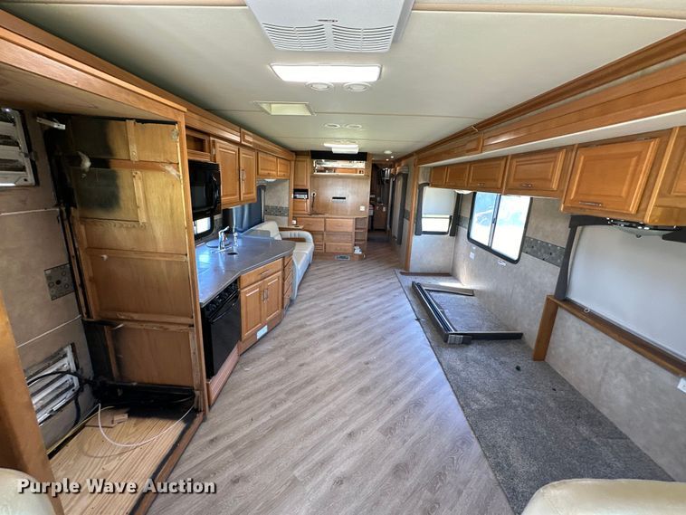 image for item EJ4387 2007 Fleetwood Discovery  RV