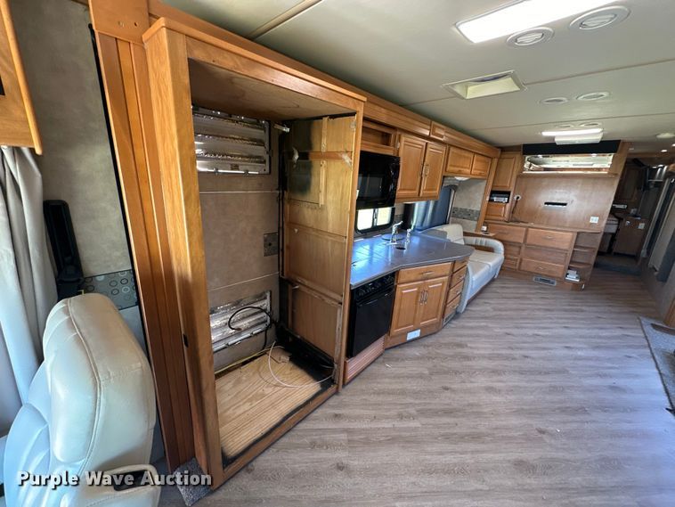 image for item EJ4387 2007 Fleetwood Discovery  RV