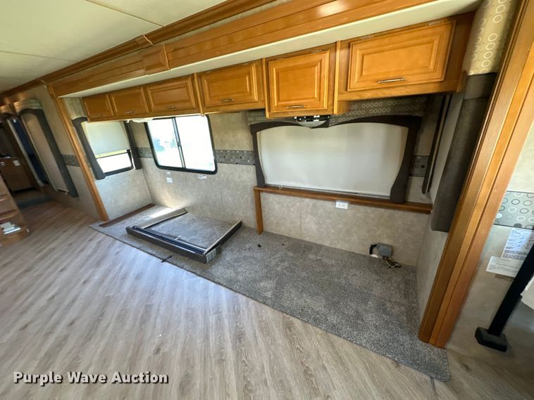image for item EJ4387 2007 Fleetwood Discovery  RV