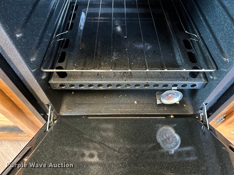 image for item EJ4387 2007 Fleetwood Discovery  RV