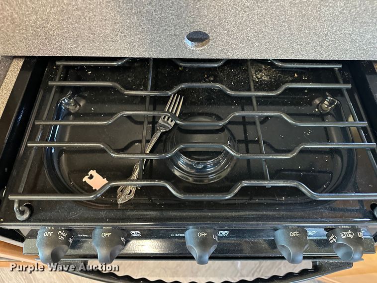 image for item EJ4387 2007 Fleetwood Discovery  RV