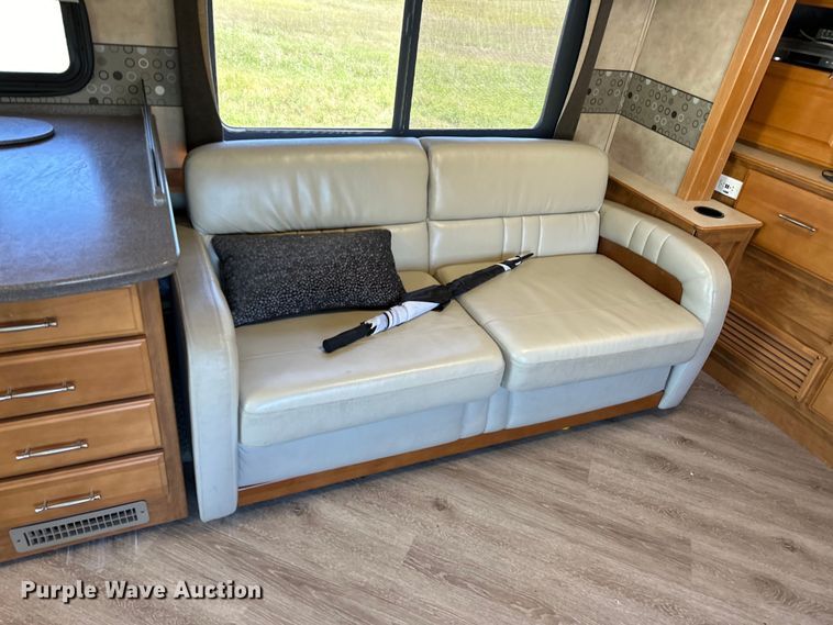 image for item EJ4387 2007 Fleetwood Discovery  RV