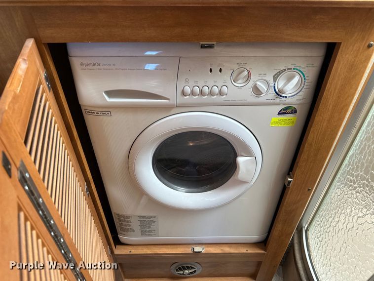 image for item EJ4387 2007 Fleetwood Discovery  RV