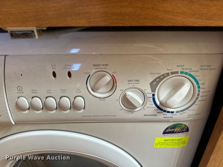 image for item EJ4387 2007 Fleetwood Discovery  RV