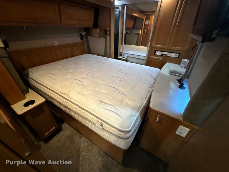 image for item EJ4387 2007 Fleetwood Discovery  RV