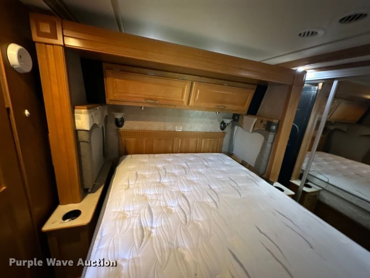 image for item EJ4387 2007 Fleetwood Discovery  RV