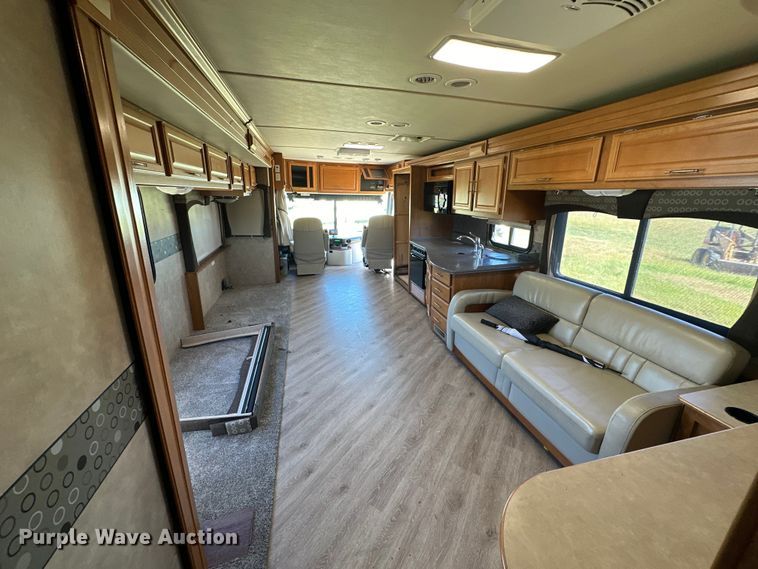 image for item EJ4387 2007 Fleetwood Discovery  RV