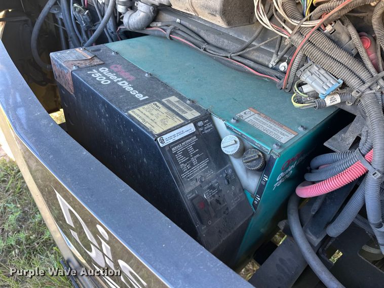 image for item EJ4387 2007 Fleetwood Discovery  RV