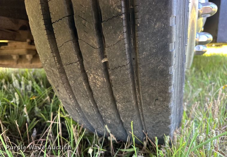 image for item EJ4387 2007 Fleetwood Discovery  RV