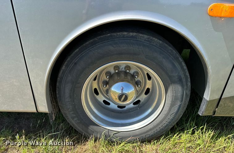 image for item EJ4387 2007 Fleetwood Discovery  RV