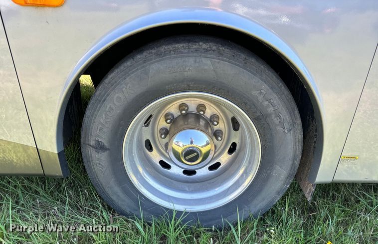 image for item EJ4387 2007 Fleetwood Discovery  RV