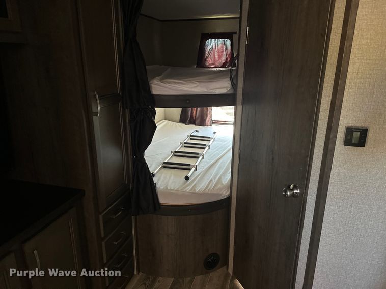 image for item EJ4391 2021 Jayco  284BHS camper