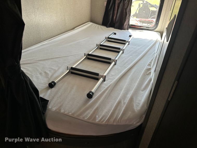 image for item EJ4391 2021 Jayco  284BHS camper