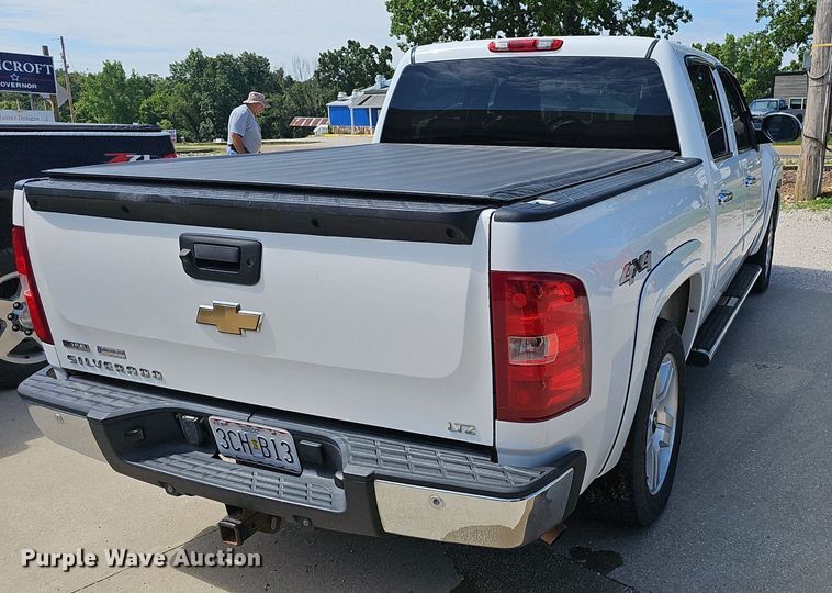 image for item EJ5688 2008 Chevrolet Silverado 1500 Crew Cab pickup truck