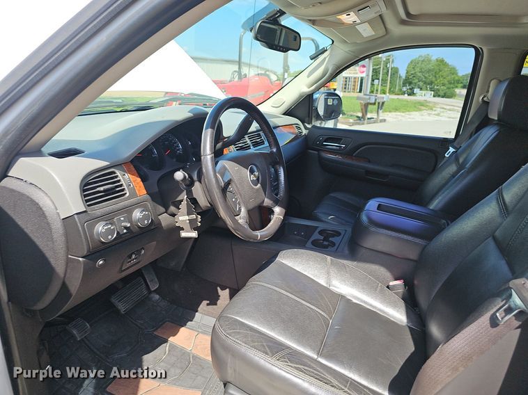 image for item EJ5688 2008 Chevrolet Silverado 1500 Crew Cab pickup truck