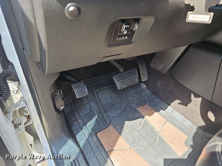 image for item EJ5688 2008 Chevrolet Silverado 1500 Crew Cab pickup truck