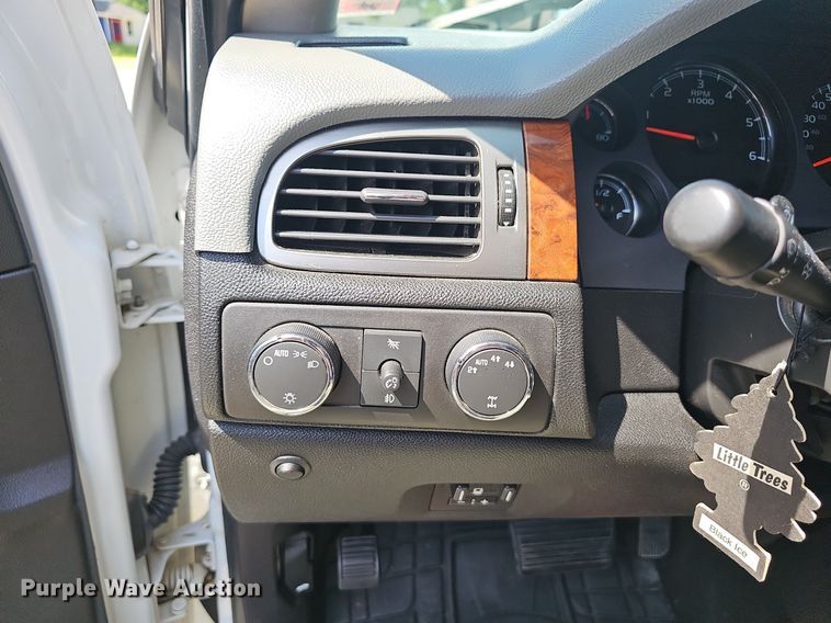 image for item EJ5688 2008 Chevrolet Silverado 1500 Crew Cab pickup truck