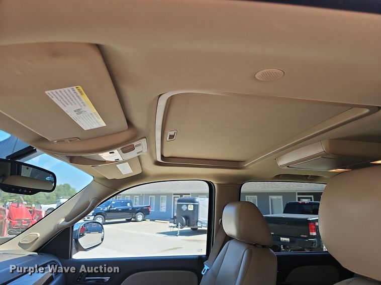 image for item EJ5690 2012 Chevrolet  Avalanche  Crew Cab pickup truck