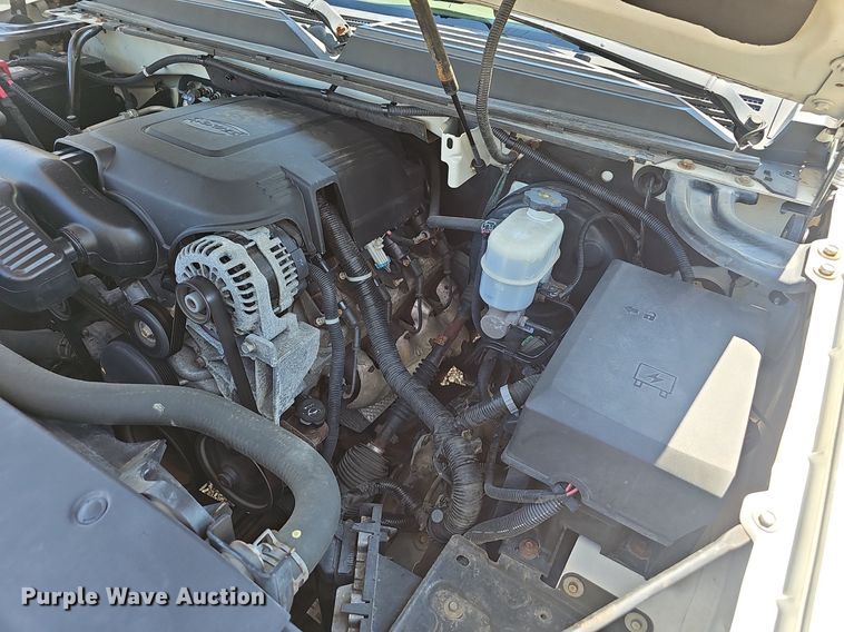 image for item EJ5690 2012 Chevrolet  Avalanche  Crew Cab pickup truck