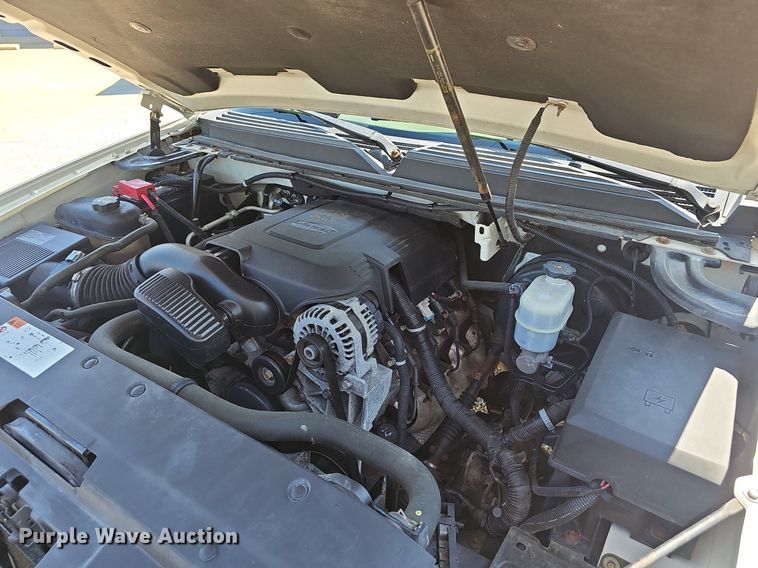 image for item EJ5690 2012 Chevrolet  Avalanche  Crew Cab pickup truck