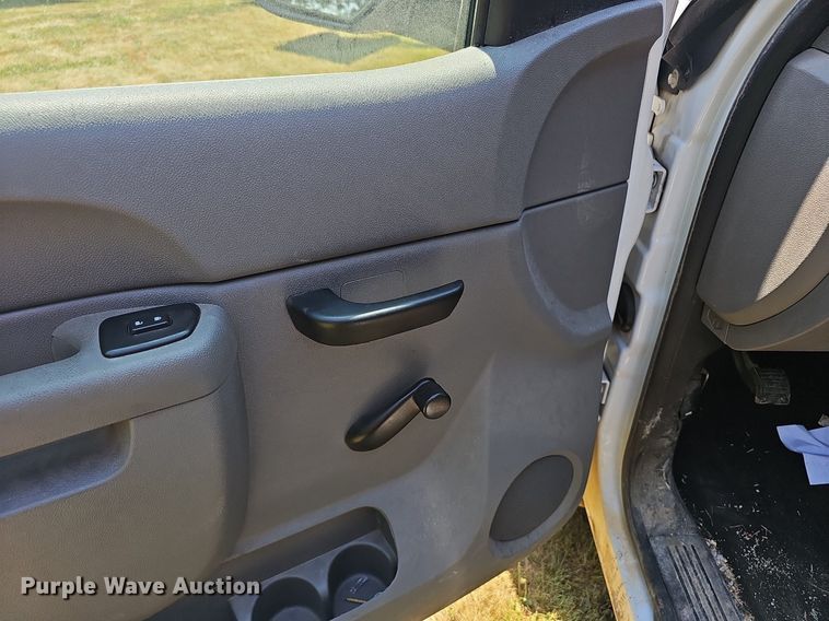 image for item EJ5715 2012 GMC Sierra 2500HD pickup truck