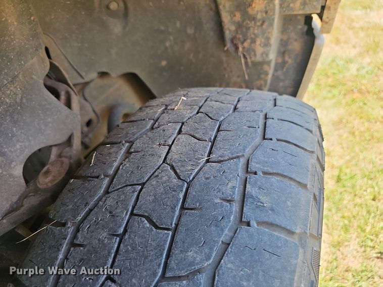 image for item EJ5715 2012 GMC Sierra 2500HD pickup truck