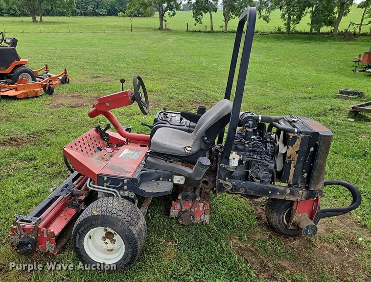 image for item EJ5722 (2) Toro 3100-D mowers 