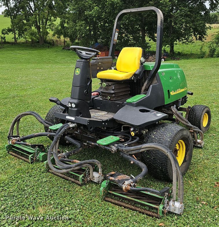 image for item EJ5725 John Deere  3225C lawn mower