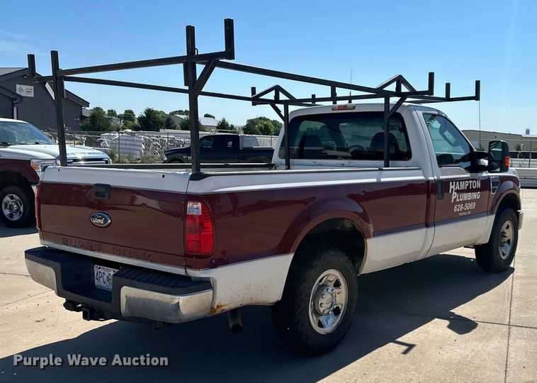 image for item EJ6897 2009 Ford F250 Super Duty XLT pickup truck