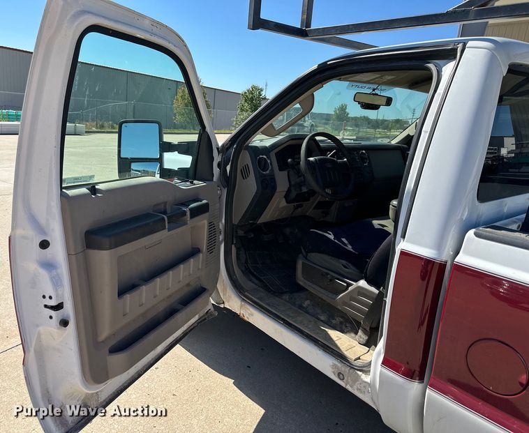 image for item EJ6897 2009 Ford F250 Super Duty XLT pickup truck