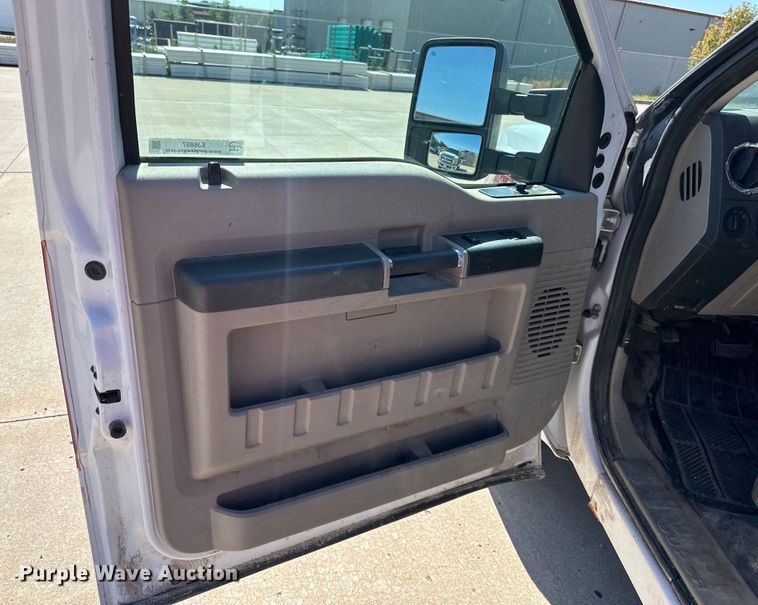 image for item EJ6897 2009 Ford F250 Super Duty XLT pickup truck