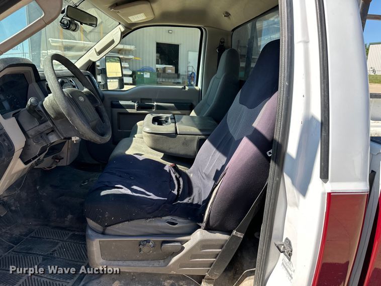 image for item EJ6897 2009 Ford F250 Super Duty XLT pickup truck