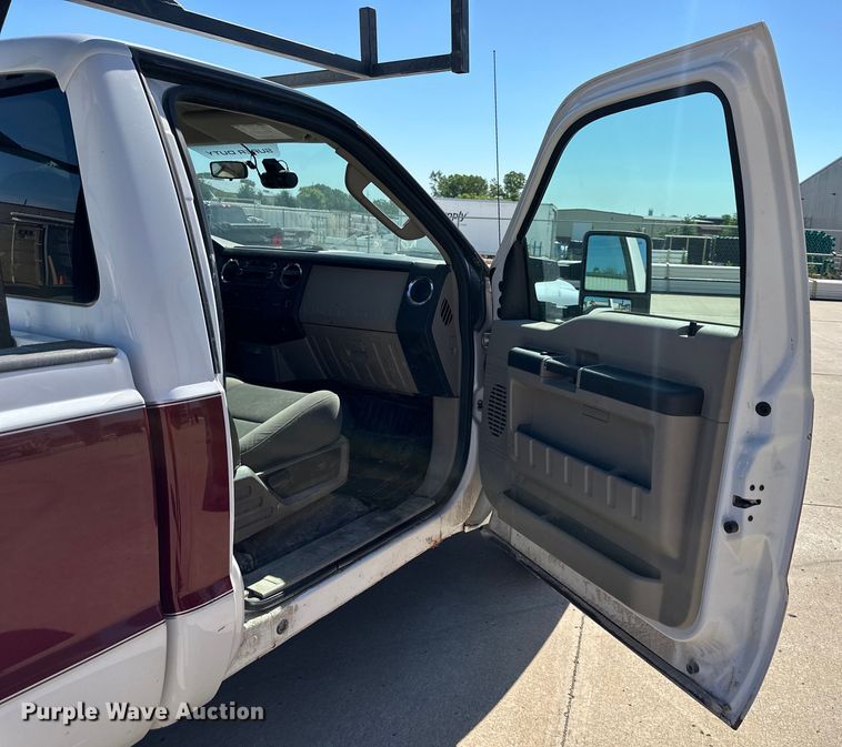 image for item EJ6897 2009 Ford F250 Super Duty XLT pickup truck