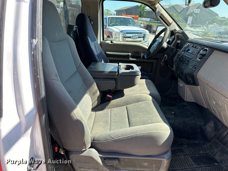 image for item EJ6897 2009 Ford F250 Super Duty XLT pickup truck