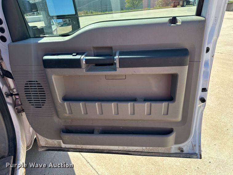 image for item EJ6897 2009 Ford F250 Super Duty XLT pickup truck