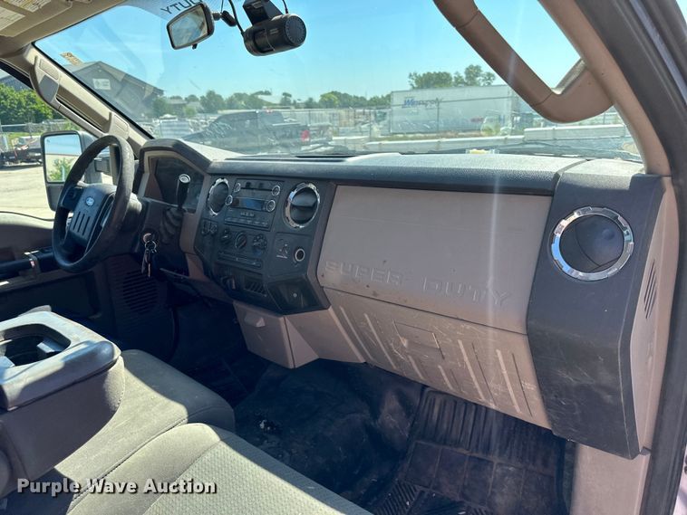 image for item EJ6897 2009 Ford F250 Super Duty XLT pickup truck