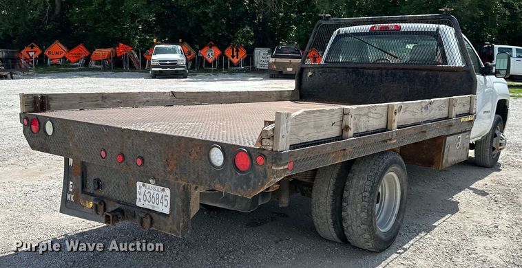 image for item EJ6960 2017 Chevrolet Silverado 3500HD flatbed pickup truck