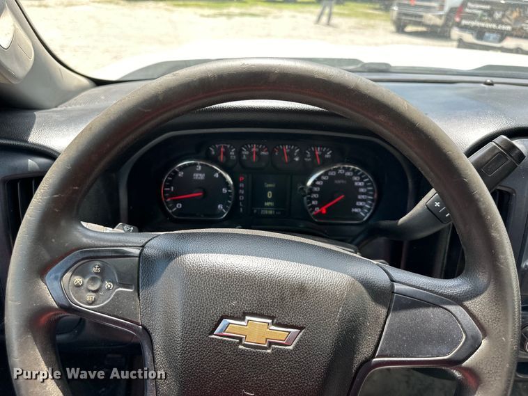 image for item EJ6960 2017 Chevrolet Silverado 3500HD flatbed pickup truck