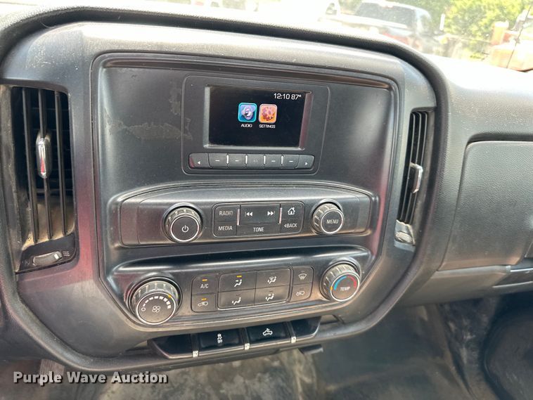 image for item EJ6960 2017 Chevrolet Silverado 3500HD flatbed pickup truck