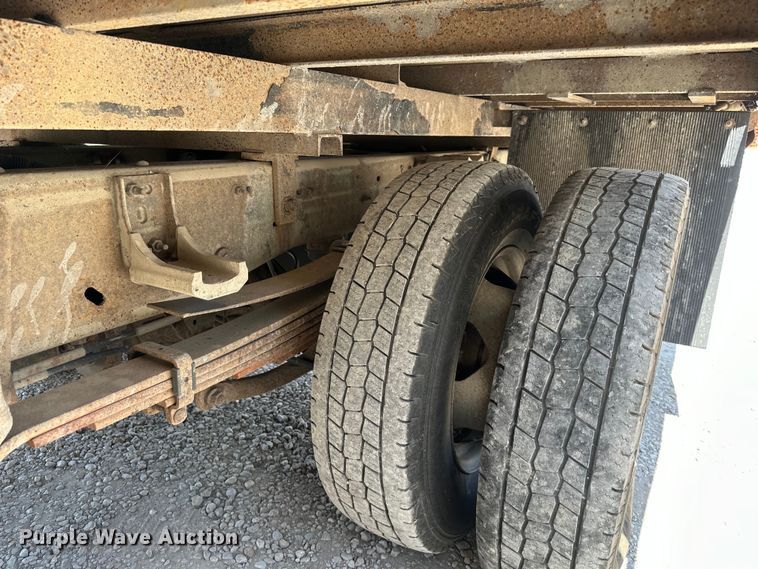 image for item EJ6961 2011 Chevrolet  Silverado 3500HD flatbed pickup truck