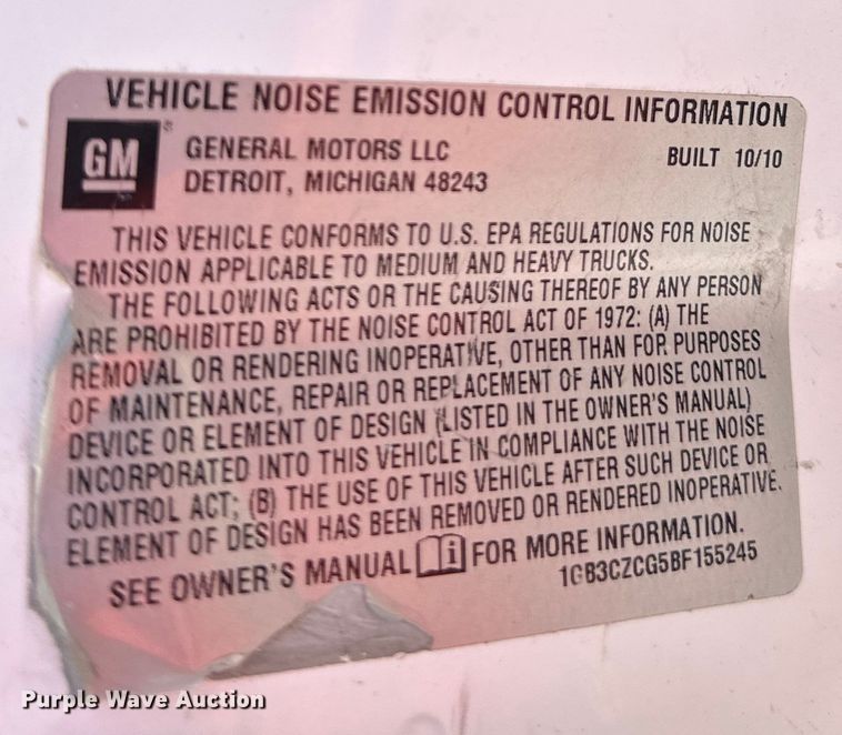 image for item EJ6961 2011 Chevrolet  Silverado 3500HD flatbed pickup truck