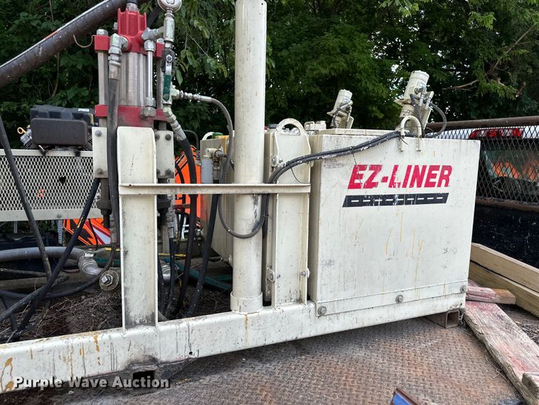 image for item EJ6962 2015 Chevrolet  Silverado 3500HD flatbed pickup truck