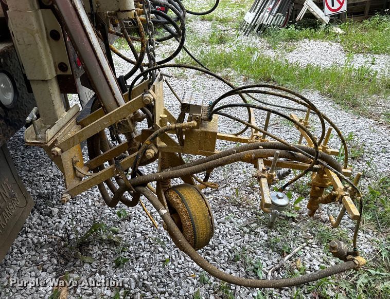 image for item EJ6962 2015 Chevrolet  Silverado 3500HD flatbed pickup truck