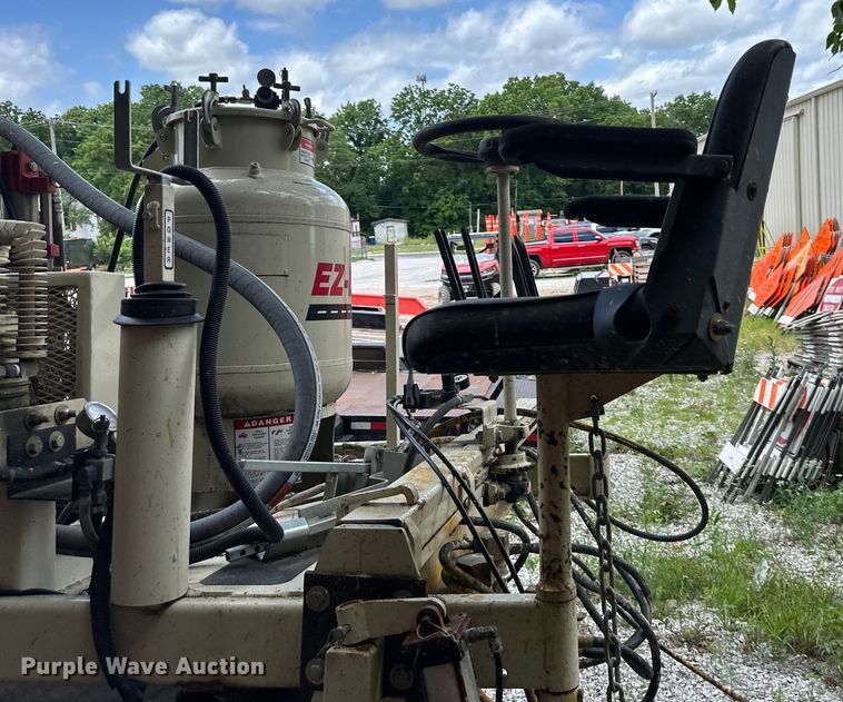 image for item EJ6962 2015 Chevrolet  Silverado 3500HD flatbed pickup truck