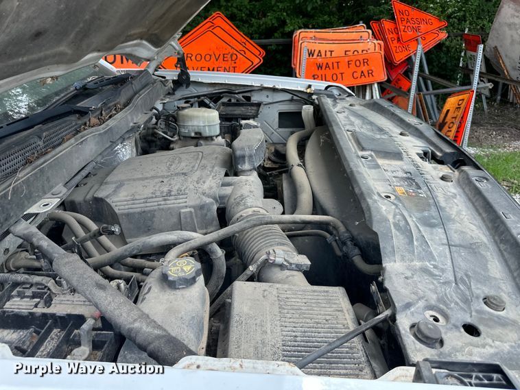 image for item EJ6962 2015 Chevrolet  Silverado 3500HD flatbed pickup truck